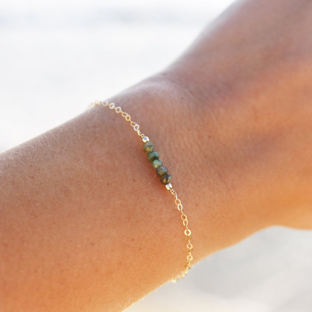 Raw Emerald Bracelet • May Birthstone • Handmade & Minimal Jewelry for Her • Mother's Day Gift • Tiny Crystal Bracelet
