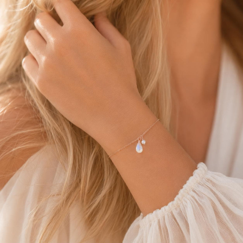 Moonstone Pearl Bracelet, June Birthstone, Bridal Moonstone Jewelry, Dainty Gold Bracelet, Minimalist Wedding Bracelet, Pearl Charm Bracelet
