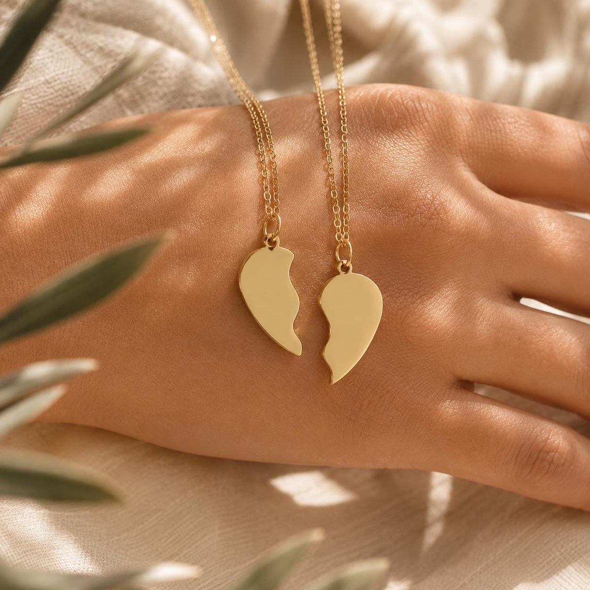 Best Friend Necklace Set, Gold Split Heart Necklaces, Friendship Necklace for 2, Matching BFF Necklaces, Sister Necklace, Long Distance Gift