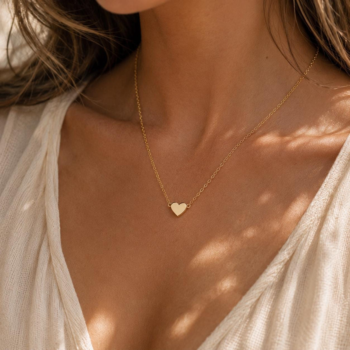 Gold Heart Necklace, Dainty Heart Necklace, Minimalist Gold Necklace, Tiny Heart Pendant, Everyday Necklace, Gift for Her
