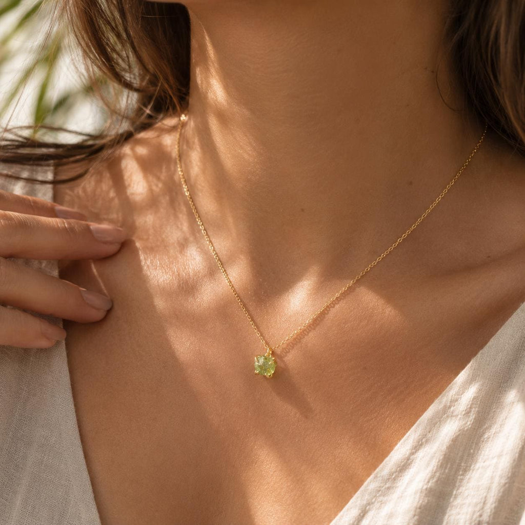 Raw Peridot Necklace, August Birthstone Necklace, Peridot Pendant, Dainty Gemstone Jewelry, Meaningful Birthday Gift for Her