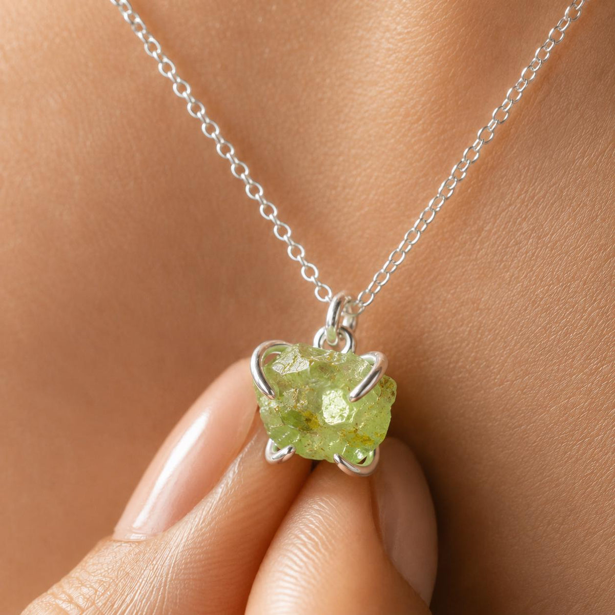 Raw Peridot Necklace, August Birthstone Necklace, Peridot Pendant, Dainty Gemstone Jewelry, Meaningful Birthday Gift for Her