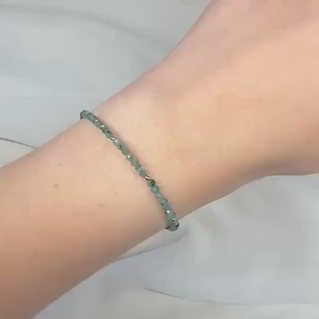Emerald Bracelet, May Birthstone Bracelet, Dainty Green Gemstone Bracelet, Minimalist Beaded Bracelet, Gift for Taurus or Gemini